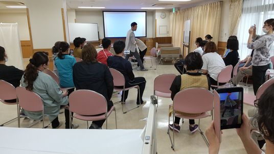 研修中の多目的室