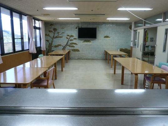 楽しいひとときのダイニングルーム
