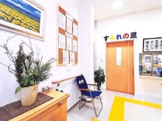 明るい受付ロビー風景