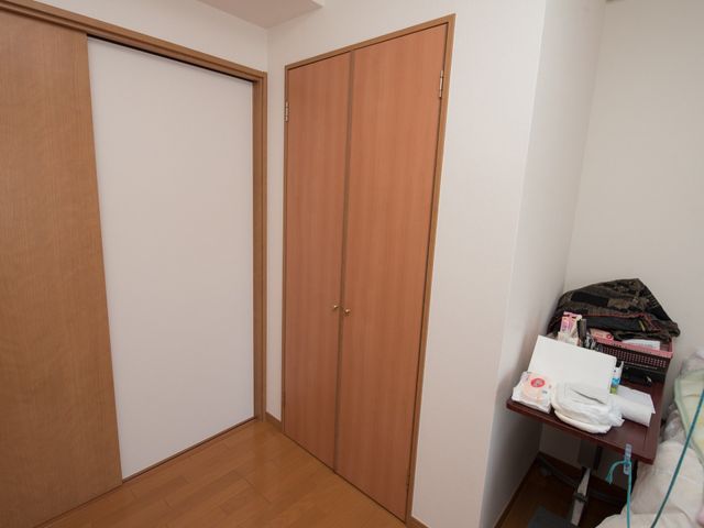 居室の閉じた扉 居室 清潔感があり、静かな雰囲気の居室。仕事を通じて利用者の安らぎの空間を支えませんか。
