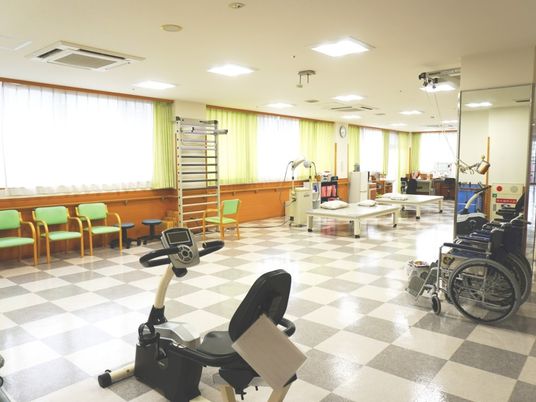 機能訓練室の運動器具  