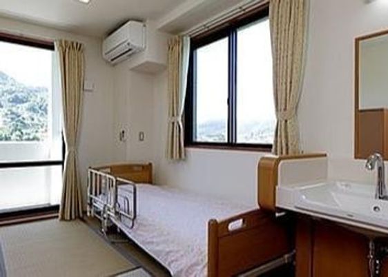 光が差し込む居室