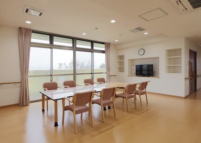 光が差し込む部屋