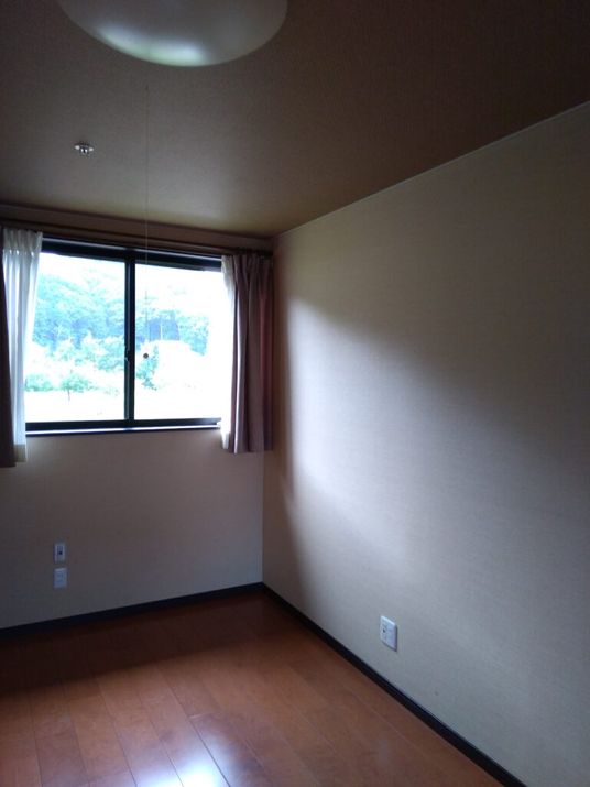 自然光が差し込む居室