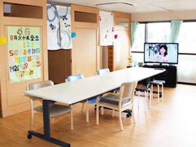 明るい多目的室の一角