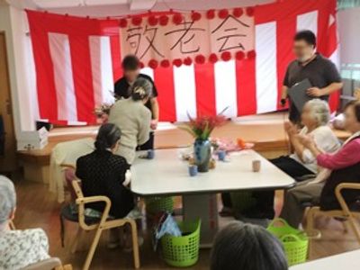 活気ある共有スペース