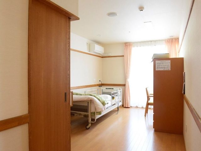 やわらかな日差しの居室 居室 やわらかな日差しが差し込む居室です。心地よい空間で、ゆったりとした時間を過ごせます。