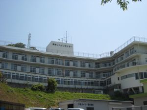 広がりのある建物外観