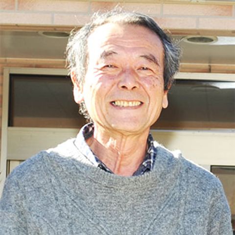 笑顔の男性