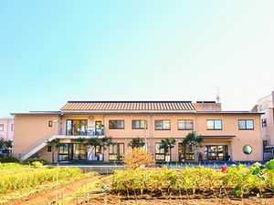 穏やかな広々した外観