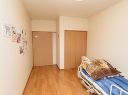 ベッド付き居室内観