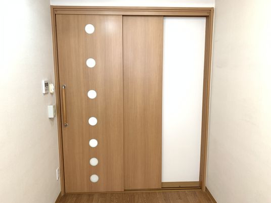木製の扉