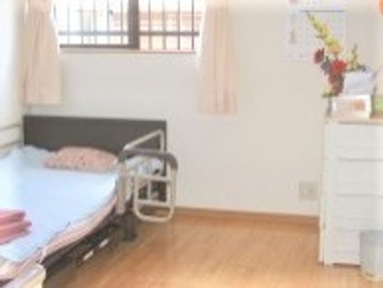 明るく広々とした居室