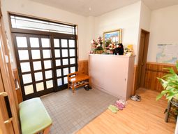 和風の明るいエントランス