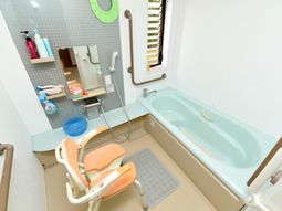 バリアフリーな清潔浴室