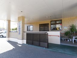 エントランスの壁とゲート