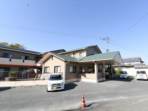 ゆったりとしたエントランスの施設