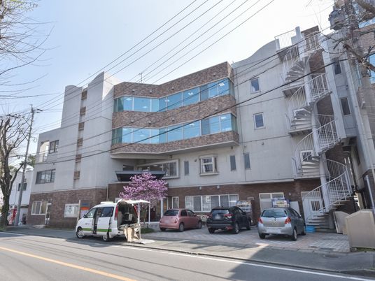 多階層建物の外観