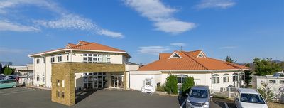 広々とした建物の外観