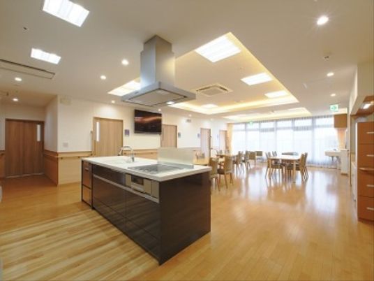 明るく快適な職場環境キッチン