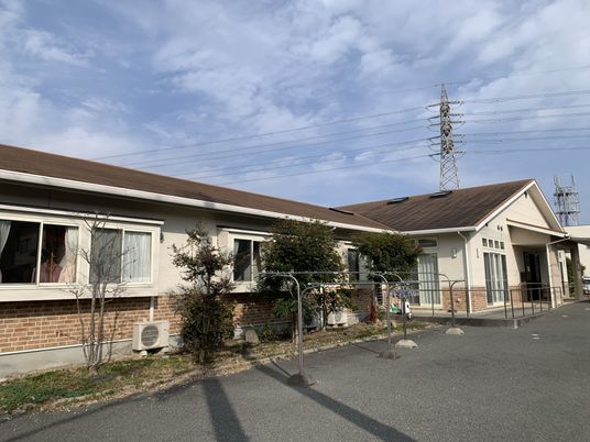 開放感のある建物外観