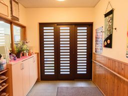 温かみのあるエントランス