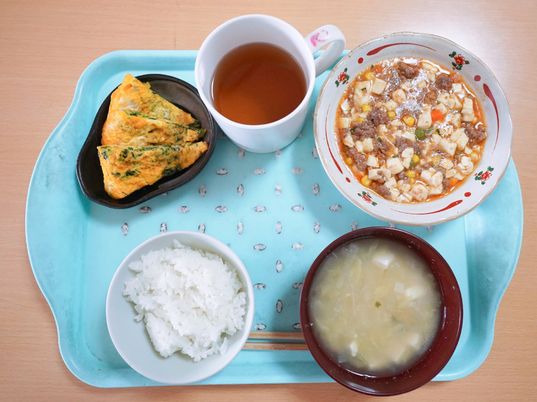 手作り感のあふれる温かい食事
