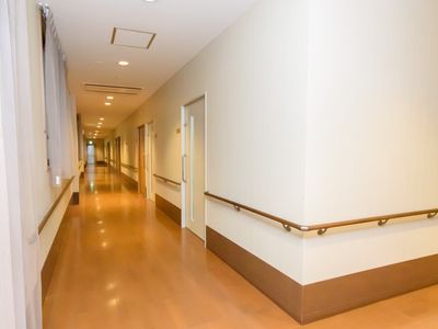 広々とした綺麗な廊下