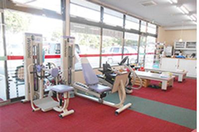 運動機器が並ぶ部屋