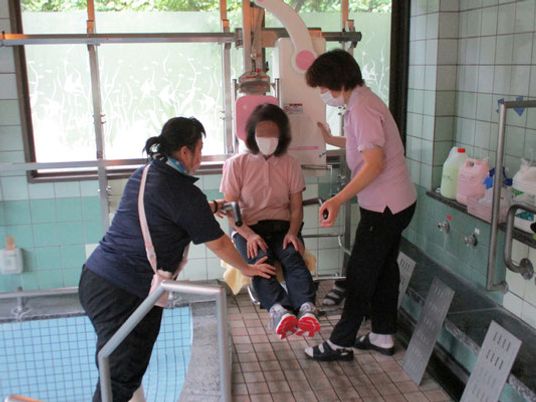 入浴をサポートする浴室