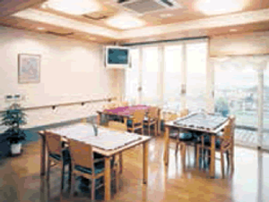 日差しとテーブルの部屋