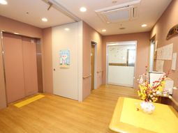 温かみのあるエントランス