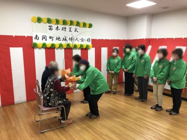 式典の様子 多目的室 地元の方々が集まる式典です。参加者が和やかに交流を深める場となっています。