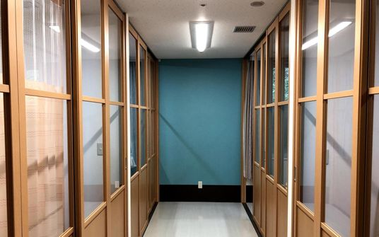広々とした廊下