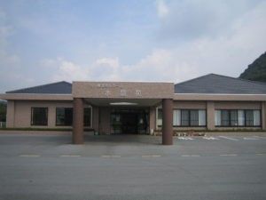 落ち着いた外観の施設  