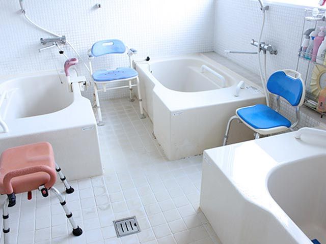 機能的な浴室 浴室 明るい浴室は、安全を考慮した設計です。快適にご利用いただけます。