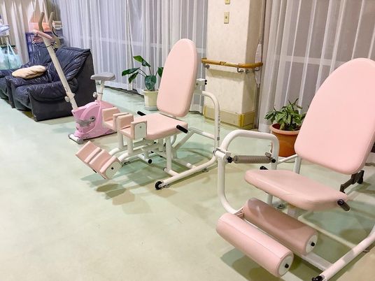 運動機器の並ぶ部屋