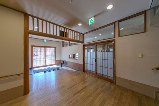 広々とした廊下