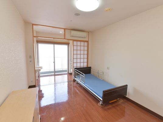 明るい広々した居室