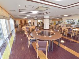 明るい食堂の風景