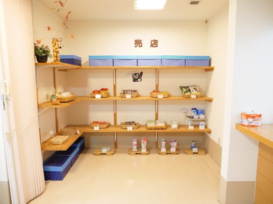 温もり感じる物品棚