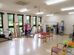 充実した設備の機能訓練室