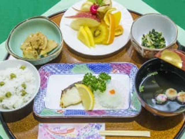 彩り豊かな料理 料理 栄養バランスに配慮された彩り豊かな料理です。健康を考えた食事選びに最適です。