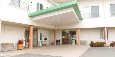 広々とした施設の外観  
