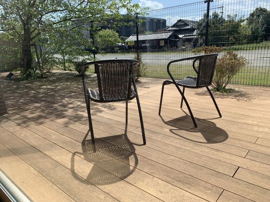 日差しの入るテラス