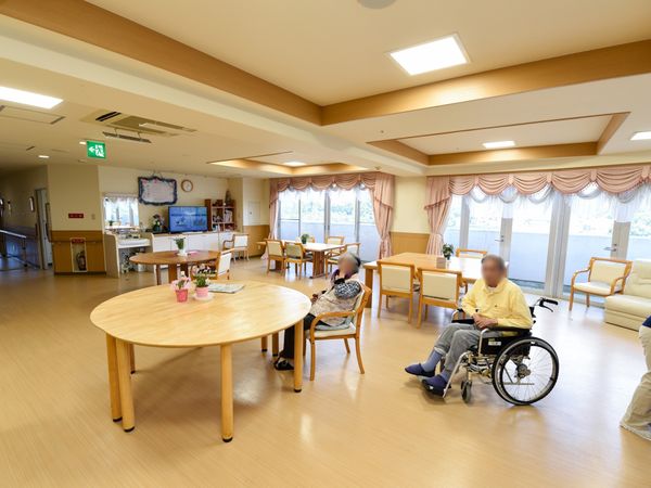 広々とした快適なダイニング