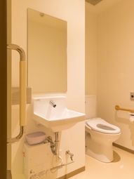 清潔な洗面所とトイレ