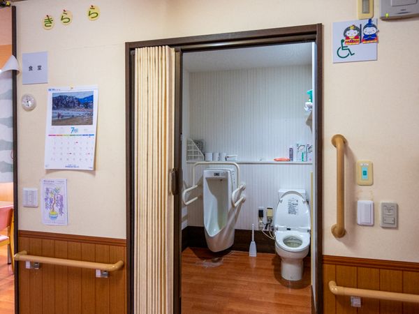 バリアフリーのトイレ空間