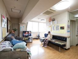 リビングの明るい空間