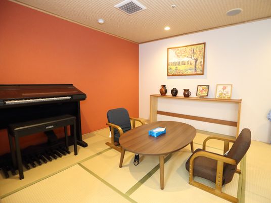 ピアノのある和室